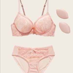 Bra and panty set 34B